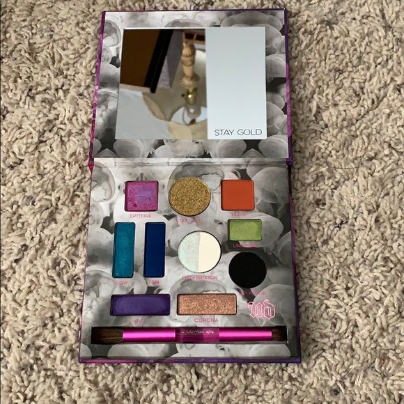 Kristin Leanne x UD eyeshadow palette - Picture 4 of 8
